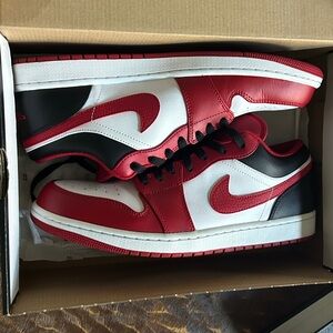 Sneakers Air Jordan 1 Low Red and White Sneakers